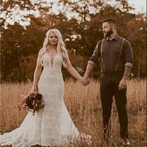 Elegant Lace Bridal Gown